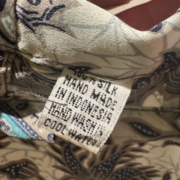 Women’s Silk Robe - Picture 3 of 3